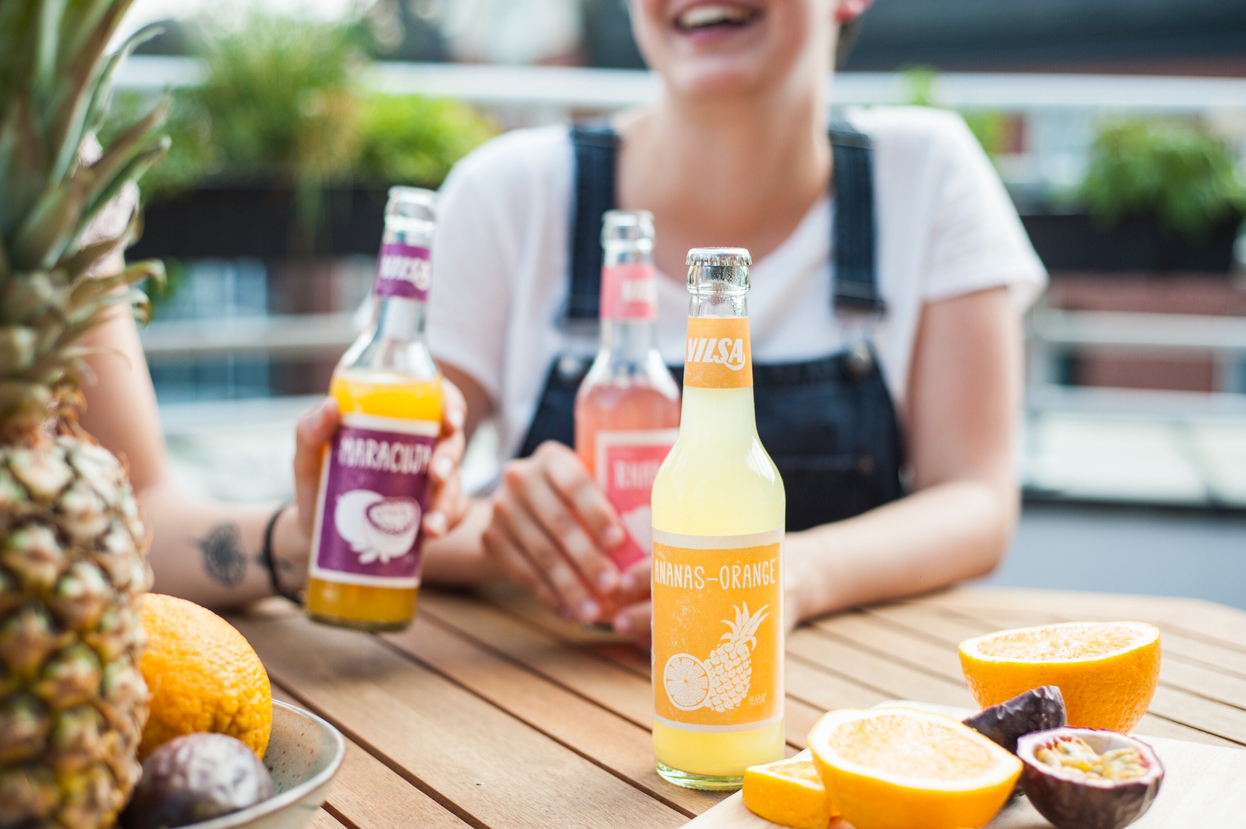 Vilsa-Limonade-Sommergetränk-Brand-Kampagnenshooting-Sarah-Buth-Fotografin-Hamburg-Lifestyle 