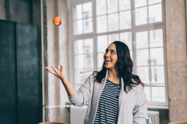 Sissy De Boer Curvy Model Lifesstyle Shooting Sarah Buth Friendsspace Berlin 