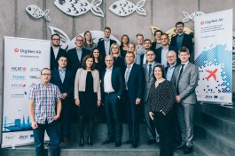 Gruppenfoto-mit-Peter-Tschentscher-Bürgermeister-Hamburg-Corporate-Business-Sarah-Buth-Fotograf 