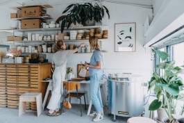 Ini Neumann von We are STUDIO STUDIO