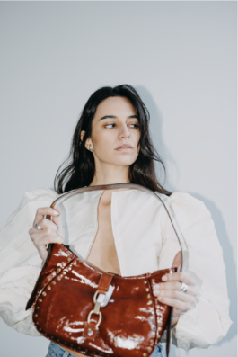 Shooting mit Maya im Studio Clair in Hamburg mit Fotografin Sarah Buth 